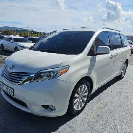 Toyota Sienna 3500cc 4WD 2017